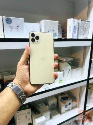 Apple iPhone 11 pro max ذهبي للبيع في بغداد