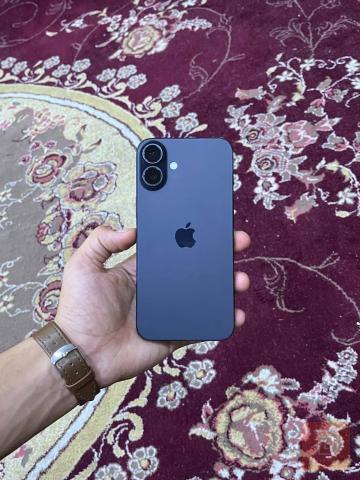 ايفون 16 بلص اسود مستعمل للبيع في النجف الأشرف
