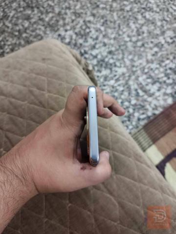 هونر x9b مع عطل في الشاشة والكاميرا مستعمل للبيع في بغداد