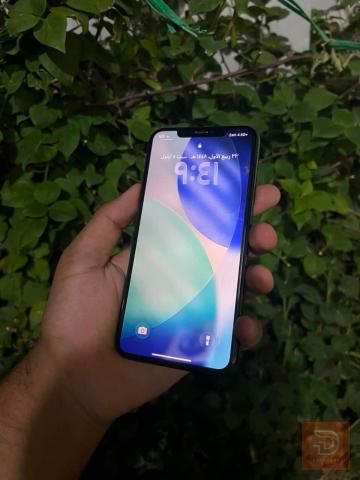 iPhone 11 Pro Max نظيف زيتوني للبيع في النجف الأشرف