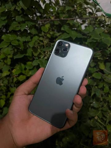 iPhone 11 Pro Max نظيف زيتوني للبيع في النجف الأشرف