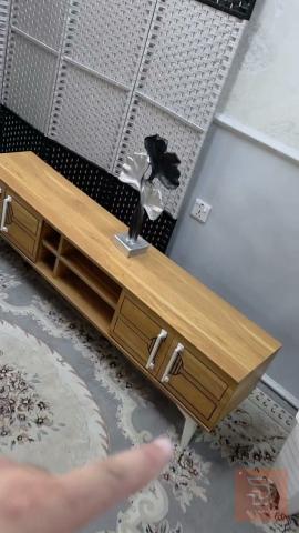 ميز شاشة تصميم عملي 160سم للبيع في بغداد