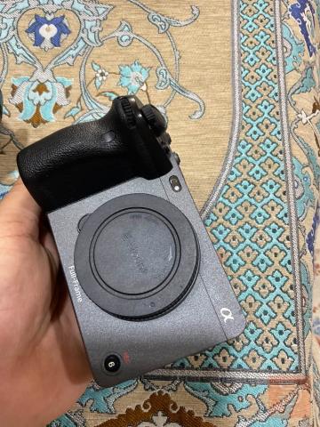 سوني FX3 مع عدسة 24-70 جي ماستر 2 جديد للبيع في بابل