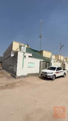 بيت 200 متر على شارعين للبيع في البصرة