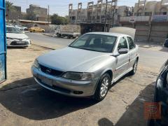 أوبل فيكترا موديل 2000 للبيع في كركوك
