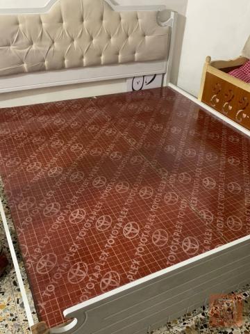 سرير نفرين حديد وخشب للبيع في بغداد