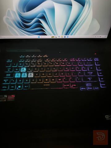 Asus rog strix Ryzen 9 مستعمل للبيع في نينوى