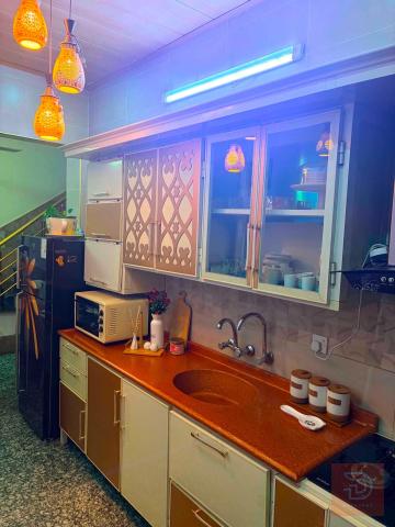 كاونتر المنيوم مع طباخ ومرشحة مترين و٩٠ للبيع في بغداد