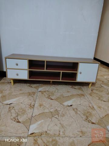 ميز طعام وميز بلازما للبيع في بغداد