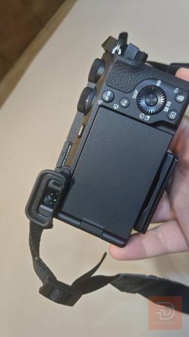 كاميرا سوني مع عدسة تامron 17-70mm F2.8 جديد للبيع في بغداد