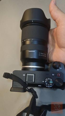 كاميرا سوني مع عدسة تامron 17-70mm F2.8 جديد للبيع في بغداد