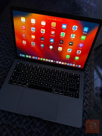 أبل ماك بوك برو 2017 i5 للبيع في البصرة