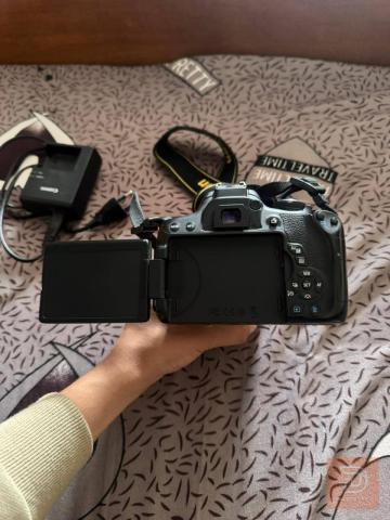 كاميرا كانون EOS 750D نظيفة مستعمل للبيع في واسط