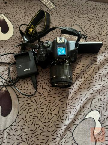 كاميرا كانون EOS 750D نظيفة مستعمل للبيع في واسط