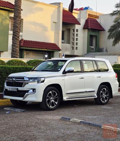 تويوتا لاندكروز VXR 2017 مواصفات لكزز للبيع في بغداد