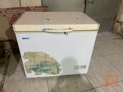 مجمدة حجم 12 قدم مستعمل للبيع في بغداد