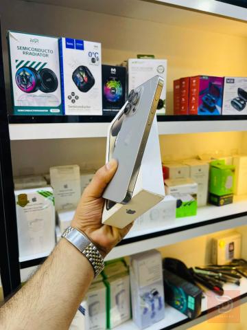 Apple iPhone 15 pro max تيتانيوم للبيع في بغداد