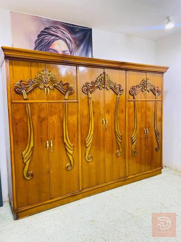 غرفة نوم ستة قطع مع ملحق مستعمل للبيع في بغداد