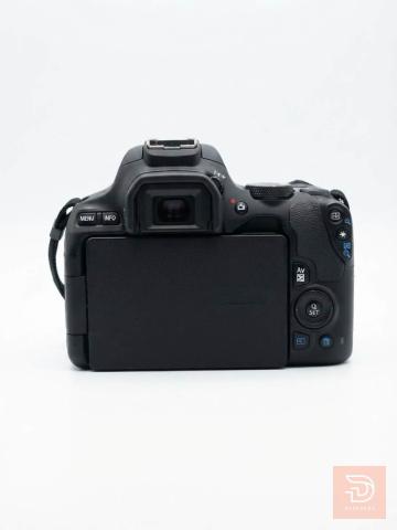 كاميرا Canon EOS 250D مستعمل للبيع في نينوى
