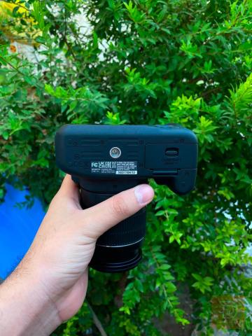 كاميرا Canon EOS 2000D مستعملة للبيع في بغداد