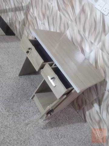 ميز مكتبي و سرير أطفال 80 ب60 للبيع في بغداد