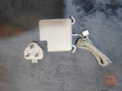 شاحن ماك بوك MagSafe 2 بقدرة 85 واط مستعمل للبيع في بغداد