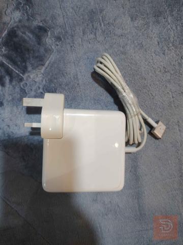 شاحن ماك بوك MagSafe 2 بقدرة 85 واط مستعمل للبيع في بغداد