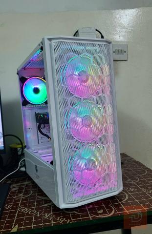 تجميعة كمبيوتر I3 10100F مع قطع منفصلة أبيض للبيع في نينوى