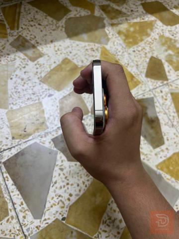 ابل ايفون 14 برو الزغير بظهر مكسور مستعمل للبيع في بغداد