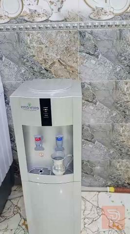 المانية براد مياه Filtered Water Disp مستعمل للبيع في بغداد