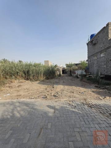 أرض تحتوي على ثلاث دور سكن 1491 متر للبيع في البصرة