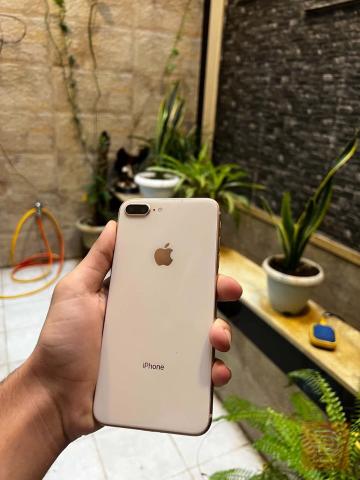 ايفون 8 plus ذاكرة 64 مستعمل للبيع في نينوى