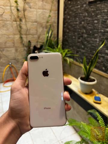 ايفون 8 plus ذاكرة 64 مستعمل للبيع في نينوى