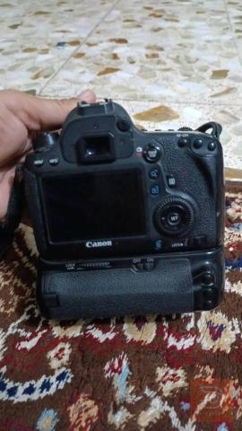كامرة كانون D6 mark1 فول فريم مع عدسة مستعمل للبيع في بغداد