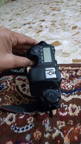 كامرة كانون D6 mark1 فول فريم مع عدسة مستعمل للبيع في بغداد