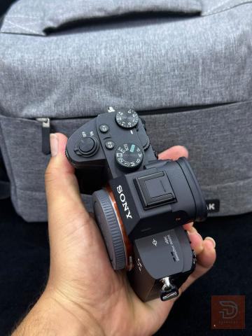 Sony a7iii مع ملحقاتها مستعمل للبيع في بغداد