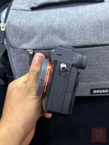 Sony a7iii مع ملحقاتها مستعمل للبيع في بغداد