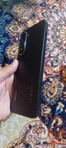 ريدمي Aro ذاكرة 128 و 8 رام للبيع في البصرة