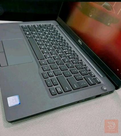 لابتوب Dell core i7 الجيل الثامن شاشة لمس مستعمل للبيع في بغداد