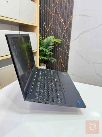 Lenovo E15 للبيع في بغداد