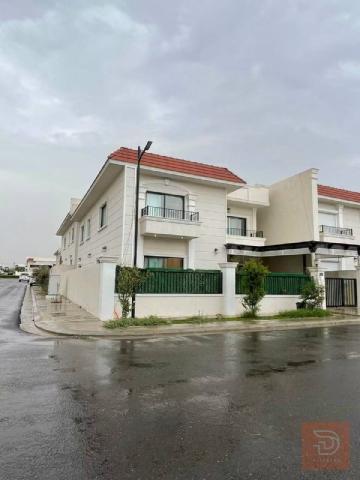 بيت ركن جانب حديقة ٢٩٤ متر للبيع في أربيل
