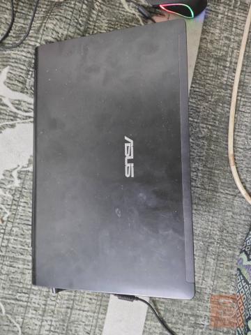لابتوب ASUS شاشة 17 انش مستعمل للبيع في البصرة