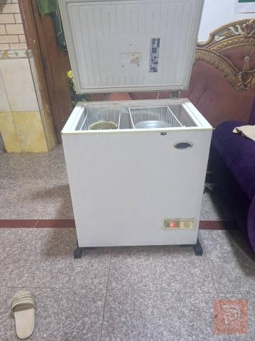 مجمدة حجم صغير ونظيفة مستعمل للبيع في واسط