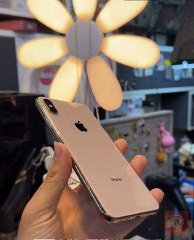 ايفون Xs max ذاكرة 512 مستعمل للبيع في نينوى