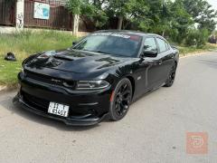 دوج جارجر SRT 5700 V8 اسود مستعمل للبيع في بغداد