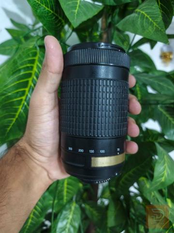 زوم رياضي نيكون 70-300(DX-VR) مستعمل للبيع في بغداد