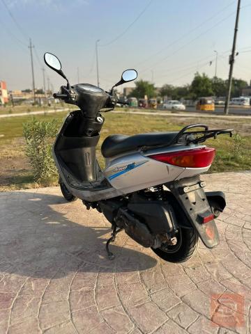 دراجة بريز ببغاء - نظيفة وجاهزة مستعمل للبيع في بغداد
