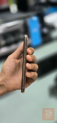 آيفون اكس إس 64 غيغا مستعمل للبيع في نينوى