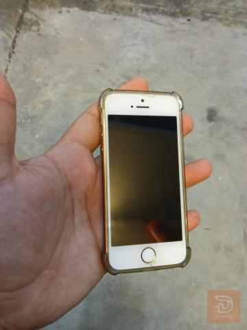 apple 5s se للبيع في الديوانية
