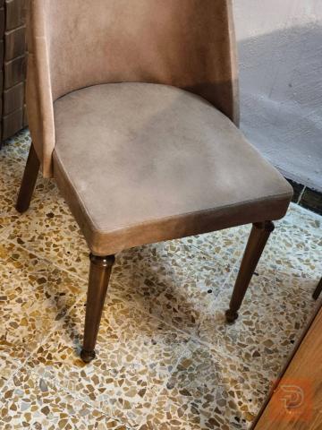 ميز طعام ومكتبة ميز بلازمه وجزامات مستعمل للبيع في بغداد